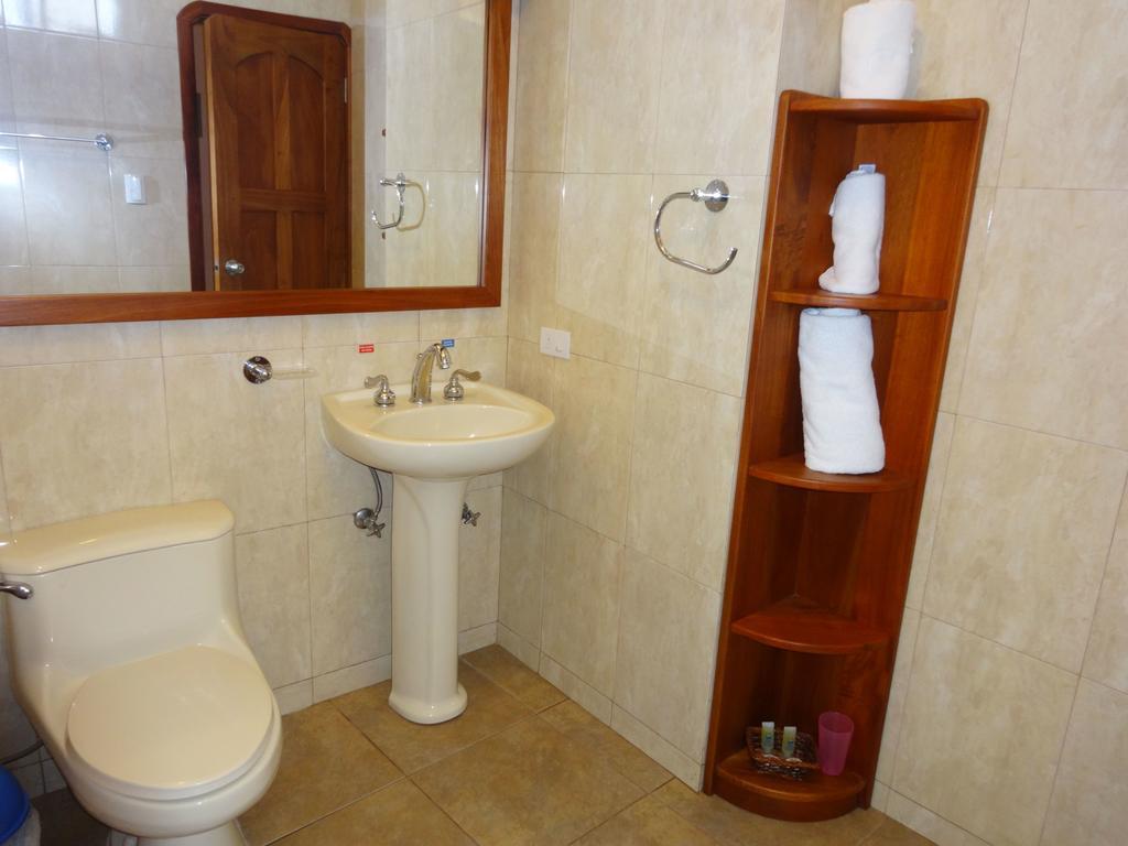 Hotel Del Sol Galapagos بويرتو أيورا المظهر الخارجي الصورة