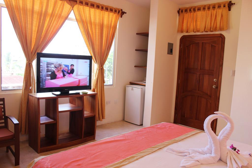 Hotel Del Sol Galapagos بويرتو أيورا الغرفة الصورة