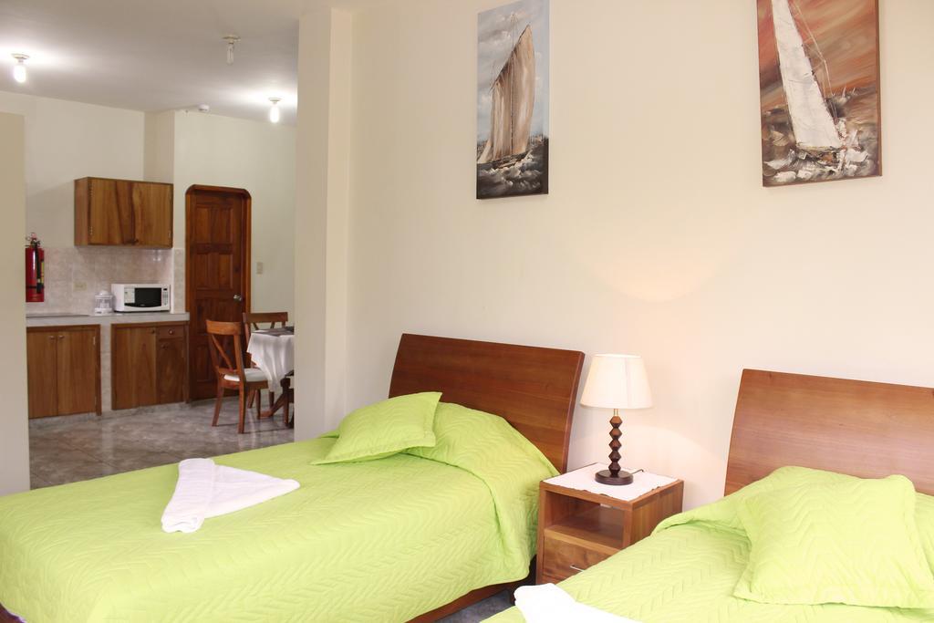 Hotel Del Sol Galapagos بويرتو أيورا الغرفة الصورة