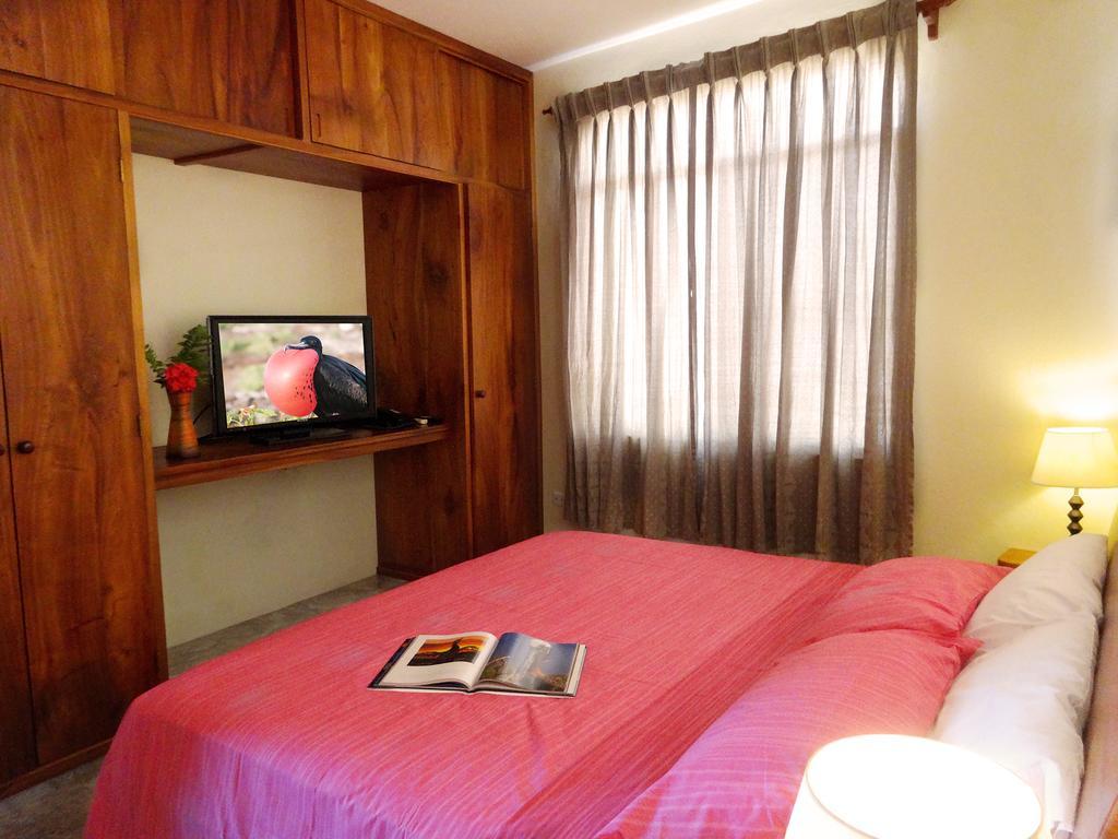 Hotel Del Sol Galapagos بويرتو أيورا الغرفة الصورة