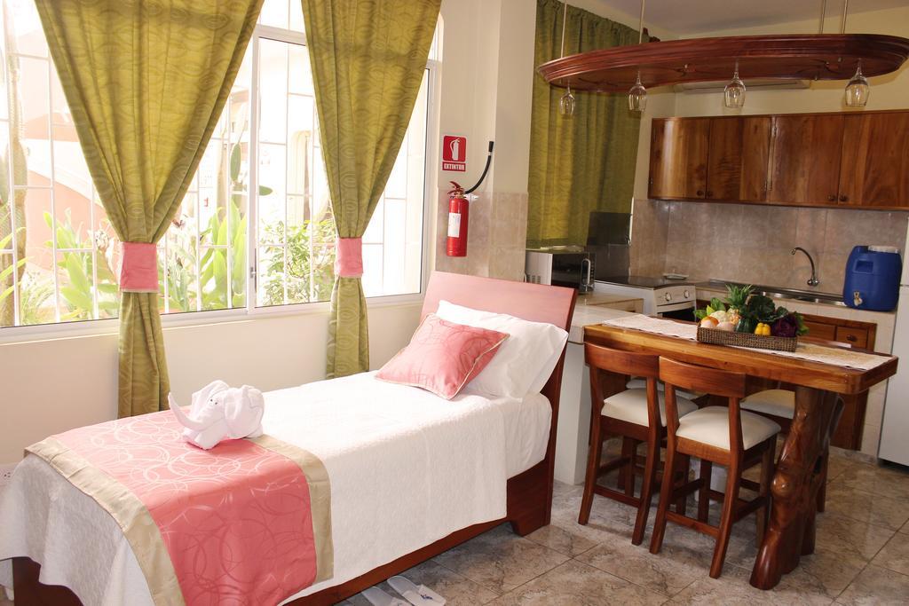 Hotel Del Sol Galapagos بويرتو أيورا الغرفة الصورة