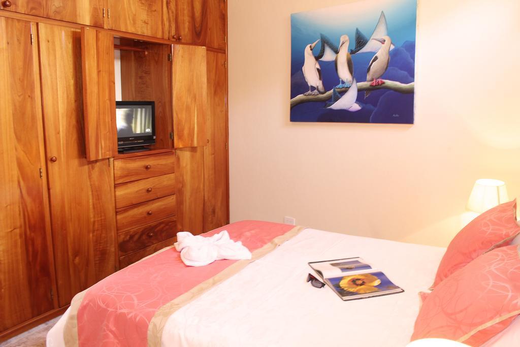 Hotel Del Sol Galapagos بويرتو أيورا الغرفة الصورة