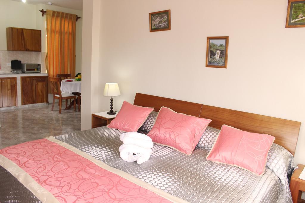 Hotel Del Sol Galapagos بويرتو أيورا الغرفة الصورة